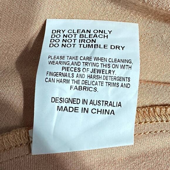 Elliatt Lambent Asymmetric Halter Dress Women's Large Camel Backless NWT - Picture 9 of 10